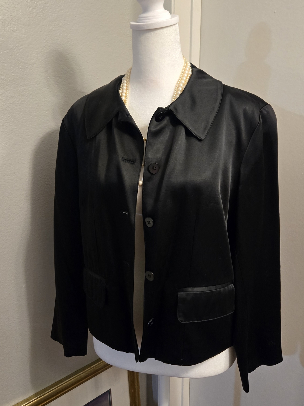 Gap Black Satin Women's Button-Front Jacket Size 8 - Picture 2 of 3